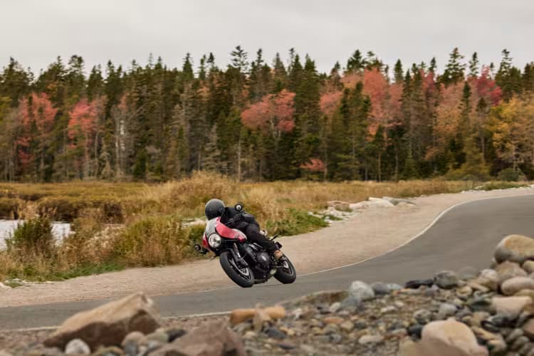 Thruxton 400